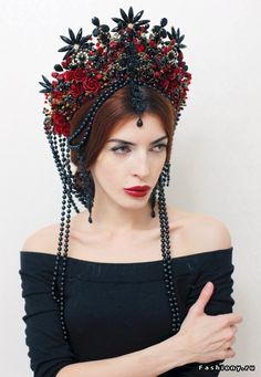 Коллекция 'Ода женственности' от OralCare 2017 Russian Headpiece, Headpiece Diy, High Fashion Photography, Head Dress, Hair Adornments, Fantasy Costumes, Russian Fashion, Head Piece, Moscow Russia