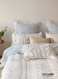 Beautiful Bed Designs, Stylish Bedding, Ruffle Duvet Cover, Blue Bedding Sets, Blue Duvet Cover, Ruffle Bedding, Stylish Beds, Room Inspiration Bedroom, Room Ideas Bedroom