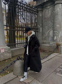 Oversized Black Coat Street Style, Satin Dress Classy, School Makeup Ideas, Light Feminine Aesthetic, Coat Outfit Winter, Wine Lunch, Fashion Tomboy, Summer Look Book, Book Beach