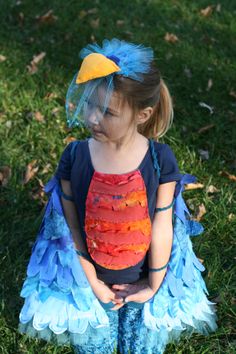 Blue bird costume. mostly fabric scraps and repurposed clothes. Beaker Costume, Rio Costume, Bird Costume Kids, Bird Outfit, Bird Costume, Blue Costumes, Creative Valentines