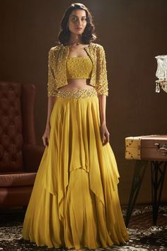 Crop Top And Skirt Indian Party Wear, Crop Top Lehenga With Jacket, Yellow Indian Outfit, Checkered Embroidery, Gorgeous Lehengas, Orang India, Jacket Lehenga, Haldi Outfits, Function Dresses