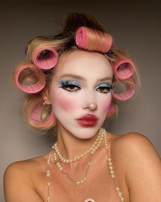 Porcelain Doll Makeup, Funky Makeup, Drag Make-up, Drag Makeup, Doll Makeup, Creative Makeup Looks, Clown Makeup, Halloween Makeup Looks, Halloween Make Up