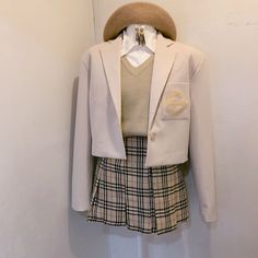 Accessories Aesthetic, School Uniform Outfits, Fashion Blogger Style, Uniform Fashion, Korean Girl Fashion, Korean Fashion Trends, Ulzzang Fashion, Kpop Fashion Outfits, Fashion Design Clothes