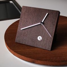 Tothora Tact - Contemporary Table Clock Handmade by Josep Vera - Made in Spain - Time for a Clock Wooden Wall Clock Design, Clock Modern Design, Clock Wood Design, Table Clock Design, Minimalist Wood Furniture, Cool Desk Accessories, Wood Clock Design, Clock Design Ideas, Desk Clocks