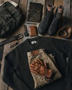 mens style Outdoorsmen Style, Guy Outfits, Wood Working Projects, Perfect Gentleman, Manly Man, Gardens Design, Random Items, Mens Casual Dress Outfits, Classy Men