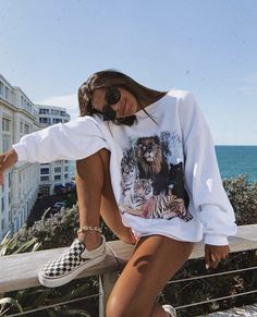 Outfits Con Vans, Taylor Photoshoot, Lake Outfits, Grungy Outfit, Instagram Feed Aesthetic, High Top Converse Outfits, Summer Outfits For Teens, Mommy Style, Outfits With Converse