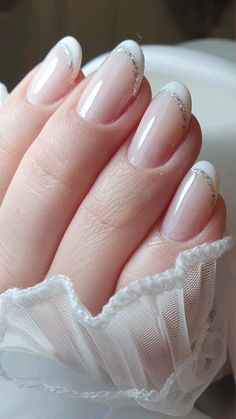 unhas em gel com francesinha e glitter prata para noivas Bridal Nails French, Nail Artwork, Bridal Nails Designs, Engagement Nails, Spring Nail Designs, Simple Gel Nails, Blush Nails, Nails Only, Bride Nails