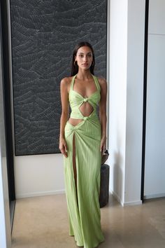 PRODUCT INFO The Deconduarte Casali Maxi in Green Apple is a standout creation of art. This piece has been handmade in Perth, Western Australia. It embodies perfection in every detail, showcasing a unique and intricately crafted design. Featuring halter straps with intriguing cutouts, a stunning high split and an adjustable back with ties. Wear this gown to any event, its versatility and ability to be dressed up or dressed down is perfect for any occasion. SHIPPING INFO Postage information Pick- Future Clothes, Summer Wedding Outfits, Perth Western Australia, Gala Dresses, Fancy Outfits, Green Apple, Event Dresses, Elegant Outfit