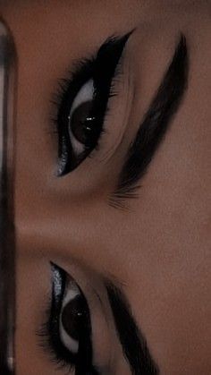 Black Eye Makeup, Dark Eye Makeup, Makeup For Black Skin, Lip Makeup Tutorial, Dark Makeup