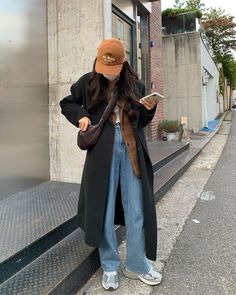 Winter Fit Korean, Winter Outfits Wardrobe, Korean Street Fashion Autumn, Cute Winter Outfits Dress, Japan Clothes Style, Korean Girl Fashion Winter, Winter Fits Korean, Japan Winter Style, Fall To Winter Outfits