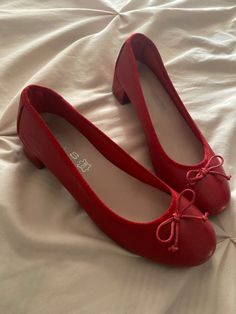 Red Ballerinas, Red Ballet Flats, Kawaii Shoes, College Tips, Cute Heels