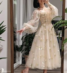 Simple Frocks, Prom Dress Evening, Dress Idea, Salwar Kamiz, Long Sleeve Prom, Evening Dresses Cocktail, Fairytale Dress, Prom Dresses With Sleeves, Prom Dresses Long With Sleeves