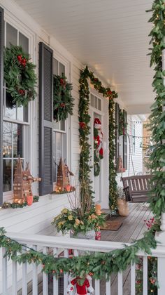 12 Christmas Porch Decorations to Inspire Your Holiday Spirit 21 12 Christmas Porch Decorations to Inspire Your Holiday Spirit Porch Plants, Christmas Outdoor, Outdoor Porch