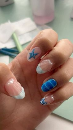 Summer Winter Nails, Fun Hawaii Nails, Blue Gel Polish Nail Designs, Nail Inspo Pattern, Preppy Blue Nail Ideas, Cute Nails For Mexico, Vacation Nails For Mexico, Nail Inspo Mermaid, South Carolina Nails