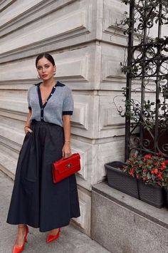 Black Skirt Outfits, 4th Of July Outfit, Midi Skirt Outfit, Elegante Casual, Classy Work Outfits, Looks Street Style, Work Outfits Women, Work Attire, Lookbook Outfits