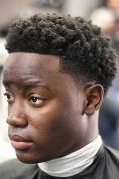 Short Afro Hairstyles, Taper Fade Haircut, Afro Men, Black Men Hairstyles, Taper Fade, Mens Haircuts