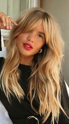 BRIDAL BANGS_loose waves with curtain bangs 3 Long Fringe Hairstyles, Mekap Mata, Fringe Hairstyles, Long Hair With Bangs, Brown Blonde Hair, Long Blonde, Blonde Bobs, Trending Hairstyles, Long Blonde Hair