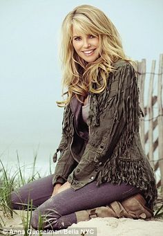 Christie Brinkley Hair, Layered Hair With Bangs, Christie Brinkley, Highlights Brown Hair, Long Layered Hair, Haircuts For Long Hair, Jairzinho, Long Hairstyles