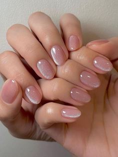 Embrace the Cold: Gel Nail 24 Ideas for Winter 2023 - 2024 - Women-Lifestyle.com Valentine Nails, Nude Nail Designs, Nails Trends, Simple Gel Nails, Smink Inspiration, Casual Nails, Round Nails, Red Nail