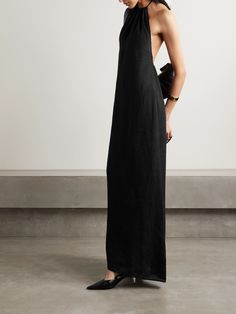 Nili Lotan's 'Lelia' dress is simple but show stopping, thanks to the elegant open back. It's cut from breathable linen-voile to loosely skim your figure. Adjust the halterneck ties to find your perfect fit. Linen Halter Dress, Black Kaftan, Open Back Maxi Dress, Maxi Jersey Dress, Nili Lotan, Loose Fitting Dresses, Linen Maxi Dress, Cotton Maxi, Maxi Dress Cotton