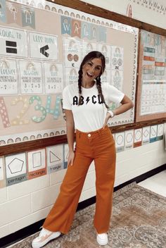 teacher, teacher outfit, cute teacher, cute teacher fit, young teacher outfit, young teacher, teacher outfit inspo, teacher fitspo Cute School Teacher Outfits, Air Force 1 Teacher Outfit, Nike Teacher Outfit, Professional Outfits Teacher, Cool High School Teacher Outfits, Nike Work Outfits, Elementary Paraprofessional Outfits, Teacher Outfits Kindergarten