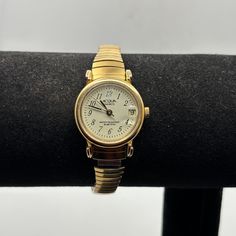 Vintage Gold Watch. Fully Functional With Brand New Batteries, Fits 6 1/2 In Wrist Or Near. M1 Antique Gold Watches Women, October Style, Vintage Gold Watch, 2024 Wardrobe, Wardrobe Refresh, Gold Watches Women, Style Bundle, Beautiful Bouquet Of Flowers, Beautiful Bouquet