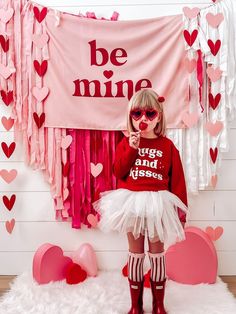 Valentine Backdrop, Valentines Birthday Party, Valentine Mini Session, Valentines Party Decor, Valentine Photo Shoot, Valentinstag Party, Valentine Picture, Galentines Party, Valentines Day Photos