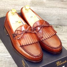 * Brand New In Ae Box * Allen Edmonds New In Box Nottingham - 42376 - Loafer Size 8.5 C Color Brown Orig $295 This Listing Includes: Allen Edmonds Shoes (Brand New * First Quality) Cotton Flannel Shoe Bags (* New *) Shoehorn (Made In Usa * New *) Shoebox (Allen Edmonds * New *) Optional Cedar Shoe Trees (Brass Knobs New) - Add $15 Since These Are Brand New, We Have Not Done Any Prep, But If You Prefer Req Any Or All Of Our Careful Steps Allen Edmonds Shoes, Shoe Bags, Allen Edmonds, Brass Knobs, Shoe Tree, Mens Dress, Shoes Brand, Mens Casual Outfits, Nottingham