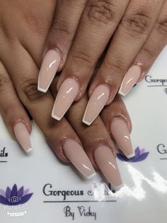 Acrylic Nails Outline Design, Outlined Coffin Acrylic Nails, White Outlined Nails Coffin, Outlined Nails Coffin, White Outline Nails Coffin, Coffin Nude Nails Designs, Nails With Outline Design, Coffin Outline Nails, Nail Outline Design Coffin