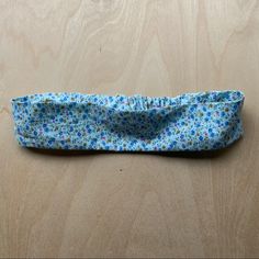 Floral Stretchy Headband Blue Calico Handmade Sewn Headband Elastic In The Back Portion Looks Like Brandy Melville/Pretties Headband Elastic, Accessories Blue, Stretchy Headbands, Fabric Headbands, Elastic Headbands, Brandy Melville, Blue Floral, Brandy, Color Blue