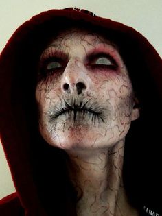 25 Of The Scariest Makeup Ideas For Halloween | DeMilked Monster Makeup, Creepy Halloween Makeup, Special Fx Makeup, Halloween Makeup Scary, Horror Makeup, Theatrical Makeup