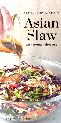 Chinese Coleslaw, Asian Slaw Recipe, Pasti Fit, Vegan Coleslaw, Asian Slaw, Ramen Noodle Recipes, Vegan Asian, Asian Salad, Slaw Recipes