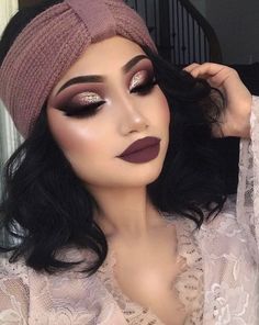 Winter Make-up, Makeup Cantik, Make Up Designs, Gold Eyeliner, Mekap Mata, Fall Makeup Looks