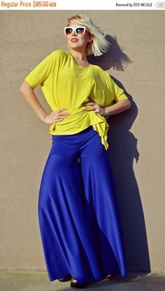 VENTA 25% de descuento extravagante azul pantalones pantalones https://www.etsy.com/listing/495147047/sale-25-off-extravagant-blue-pants-royal?utm_campaign=crowdfire&utm_content=crowdfire&utm_medium=social&utm_source=pinterest Summer Wide Leg Elastane Pants, Bold Blue Bottoms For Summer, Bold Blue Summer Bottoms, Versatile Stretch Harem Pants For Spring, Trendy Summer Stretch Harem Pants, Trendy Stretch Harem Pants For Summer, Trendy Wide-leg Summer Leggings, Bold Straight Pants, Bold High-waisted Summer Pants