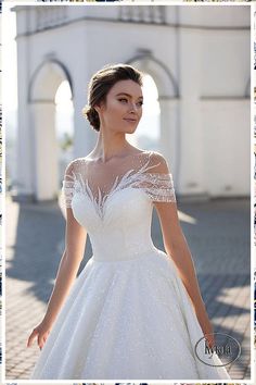 Get the perfect wedding day look with Amazon's carefully selected attire. Quince Dresses Mexican, Wedding Dresses Lace Ballgown, Quince Dresses Red, Wedding Classy, Classy Dresses, Summer Wedding Outfits, Gowns Wedding