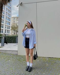 Button Down Aesthetic Outfit, Ootd Hongkong Outfit, Black Mini Skirt Day Outfit, Exploring City Outfit, Summer Hongkong Outfit, Mini Skirt And T Shirt Outfit, Hongkong Ootd Summer, Button Down Shirt Outfit Skirt, Baguio Aesthetic Outfit