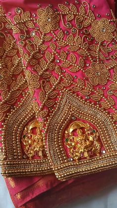 Grand Aari Work Blouse Wedding Designs, Heavy Bridal Aari Work Blouse Design, Grand Aari Work Blouse Design, Marodi Work, Pendent Design, Aari Blouses, Lakshmi Pendant, Heavy Saree, Blouse Works