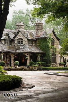 French Style Mansion, Beautiful Houses Exterior, Creative Bathroom Design, Luxurious Backyard, Neutral Bedroom Design, Stone Mansion, Rustic Porch, Life Vision, Cottage Life