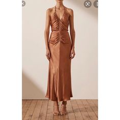 Stunning Shona Joy Design In Her Beautiful Copper Shade. Never Worn. New With Tags. Ordered As An Option For One Of My Bridesmaids And Missed The Return Window. Copper Dresses, Shona Joy Dress, Shona Joy, Ruched Midi Dress, Maxi Dress Online, Midi Length Skirts, Fit Ideas, Midi Maxi Dress, Satin Dress