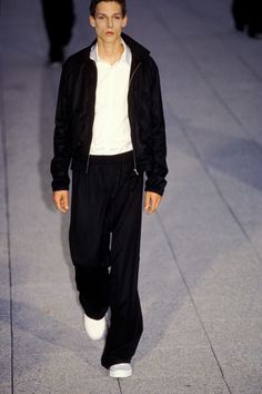 Watch The Throne, Raf Simmons, Normcore Fashion, Wide Trousers, Minimal Look, Mens Outfit Inspiration, Raf Simons, Menswear Collection, Runway Models