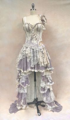 Non Traditional Wedding Outfit The Bride, Old Fashion Dresses, Prom Dress Inspiration, Fairytale Dress, Old Fashion, Oct 1, Glam Dresses, Really Cute Outfits, Fancy Dresses