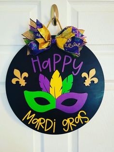 Mardi Gras Door Hanger, Mardi Gras Home Decor, Mardi Gras Porch Decor, Yellow Green and Purple Decor, Mardi Gras Decor, Mardi Gras Door Sign, Masquerade Mask, Fleur-de-lis decor, New Orleans Mardi Gras Door Hanger, Mardi Gras Door, Mardi Gras Diy, Mardi Gras Crafts, Round Signs, Bow Fabric, Mardi Gras Wreath, Door Hangers Diy, Mardi Gras Decorations