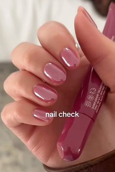 Get Manicure Short Nails, Shellac Gel Nails Ideas, Acrylic Short Natural Nails, Almond Glazed Nails, Gel Nails Light Colors, Winter Break Nails, Fall Short Nails Design, Pink Gel Mani, Rose Pink Chrome Nails