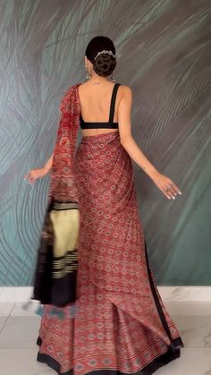 Saree Lehenga Design Ideas, Lehenga Design From Saree, Saree Lengha Style, Dress By Saree, Wear Saree As Lehenga, Saree Wardrobe Design, Different Ways Of Wearing Saree, Saree Material Fabrics, How To Style A Saree