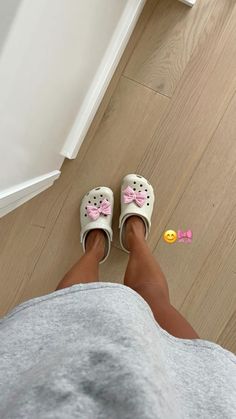 #girly #crocs #pink #fashion Girly Crocs, Crocs Pink, Pink Crocs, Pink Fashion, Pink