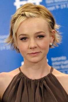 Cropped Hairstyles, Rose Ellen Dix, Beauty Job, Haircuts Curly, Crop Haircut, Big Brown Eyes, Crop Hair