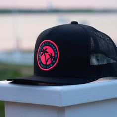 PARADISE - Mesh Snapback Snapback Outfit, Drake Ovo, Country Hats, Golf Stuff, Dope Hats, Mens Hats Fashion, Mens Trucker Hat, Pants Outfit Men, Gym Ideas