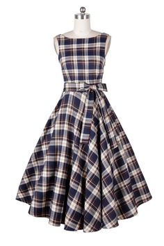 Vintage retro 50s 60s dress V blackless autumn and winter plaid bow tutu big swing retro rockabilly party prom long audrey | thefashionique Plaid Cotton A-line Dress, Elegant Plaid Cotton Dress, Áo Blu, White Vintage Dress, Diy Vetement, Mid Calf Dresses, Salwar Kamiz, Vintage 1950s Dresses, Tartan Dress