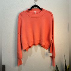 Brand Free People Size Small Color Coral Cropped Pullover Sweater Perfect For Fall Cropped Pullover, Color Coral, Free People Sweaters, Free People Sweater, Pink Red, Pullover Sweater, Women's Sweater, Pullover Sweaters, Sweater Top