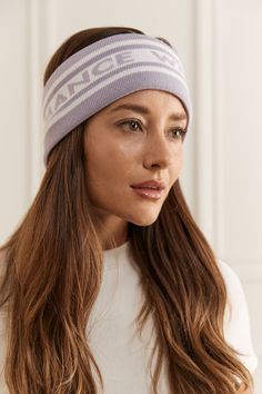 C'est le retour de notre bandeau d'hiver Womance. Ultra confortable, vous serez prêtes pour vos randonnées et vos après-ski! Bandeau d'hiver doublé avec logo Womance Taille unique 100% acrylique Trendy Winter Headband (one Size Fits Most), Winter Head Bands Ear Warmers, Ski Beanie, Ski Headband, Headband Winter, Head Warmer, Winter Hike, Ski Hill, Winter Headband